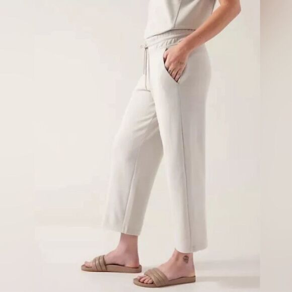 Athleta Seasoft Straight Crop Pant Abalone Grey Beige - Picture 5 of 9